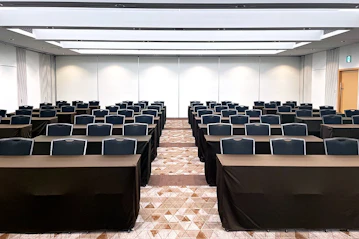 TKPエルガーラホール 中ホール2