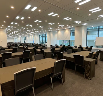 TKPガーデンシティPREMIUM横浜駅新高島 ホール2A+B+C