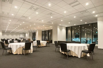 TKPガーデンシティPREMIUM横浜駅新高島 ホール2A+B