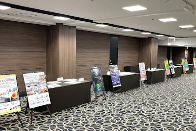 会場内に展示ブースエリアも用意