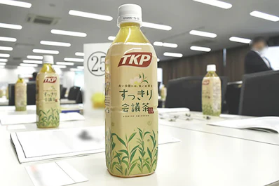 参加者の方々にお茶をご用意