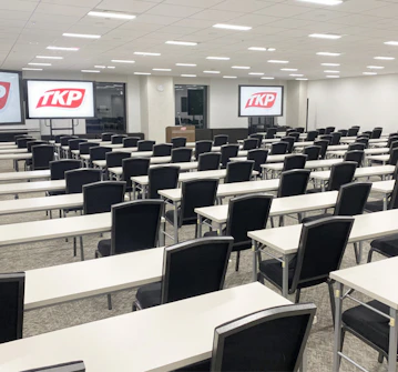 ホールB(TKPガーデンシティPREMIUM京橋ANNEX)