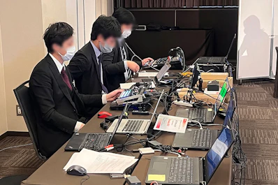 配信面はオペレーターが担当