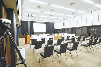 決算発表会ライブ配信
