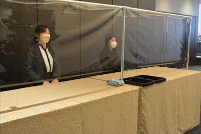 開場前のホワイエに受付を設置