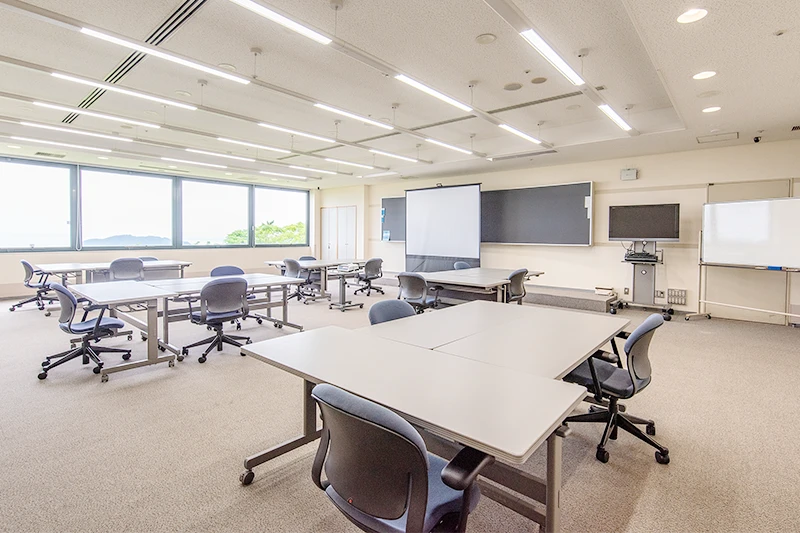 レクトーレ葉山 湘南国際村 セミナー室B 103