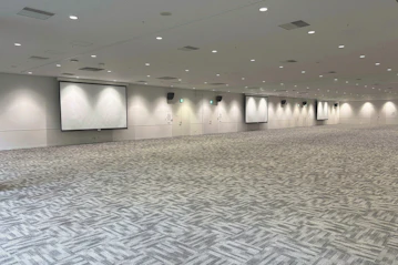 TKP横浜駅西口タカシマヤローズホール ホールB
